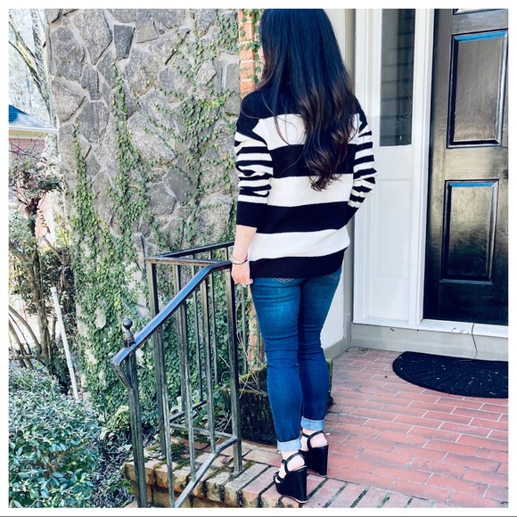 Color block black white knit striped sweater - Picture 8 of 10